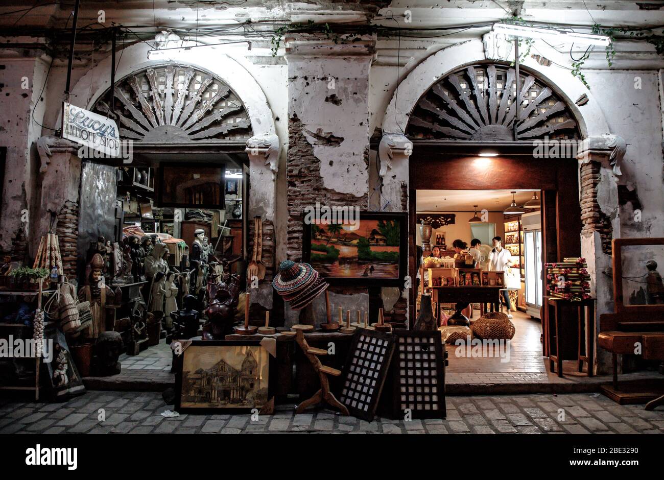Handicraf Shop in einem Kolonialgebäude Stockfoto