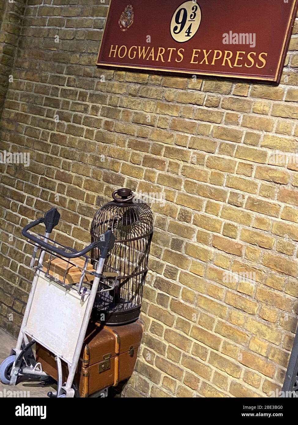 Harry potter gleis 9 3 4 Fotos und Bildmaterial in hoher Auflösung Alamy