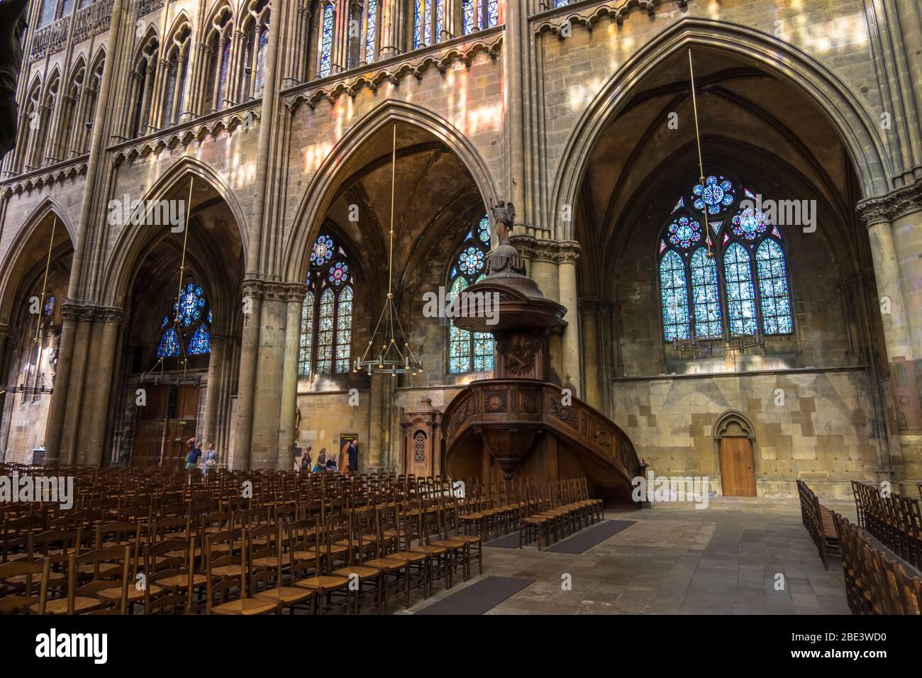 Metz, Frankreich - 31. August 2019: Innenansicht der Kathedrale Saint Etienne oder der Kathedrale Saint Stephen in Metz, Lothringen, Frankreich Stockfoto
