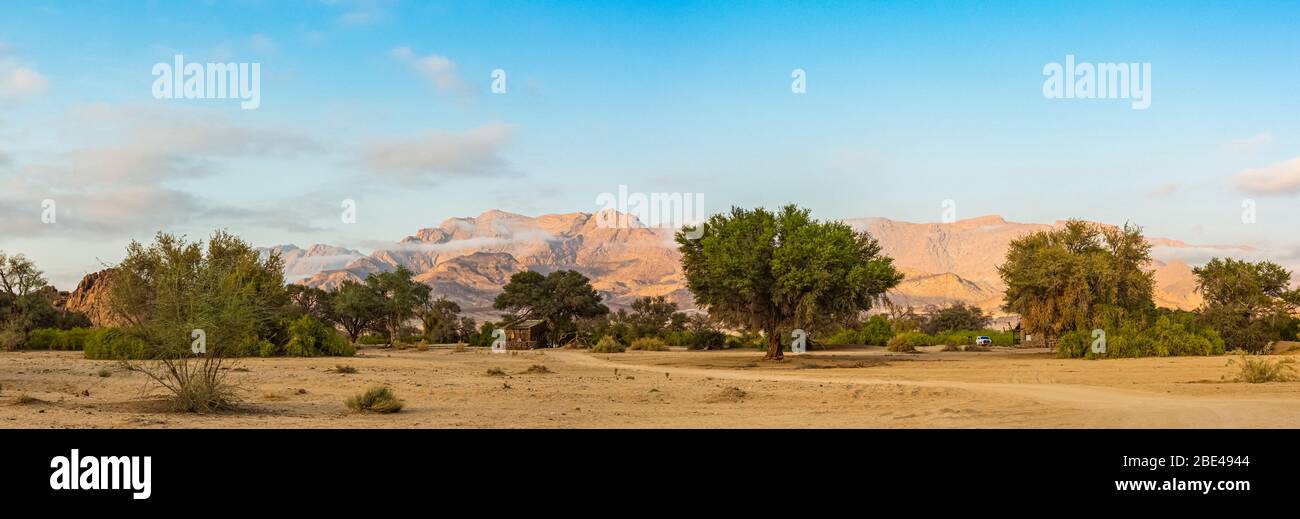 Landschaft um Brandberg White Lady Lodge, Damaraland; Kunene Region, Namibia Stockfoto