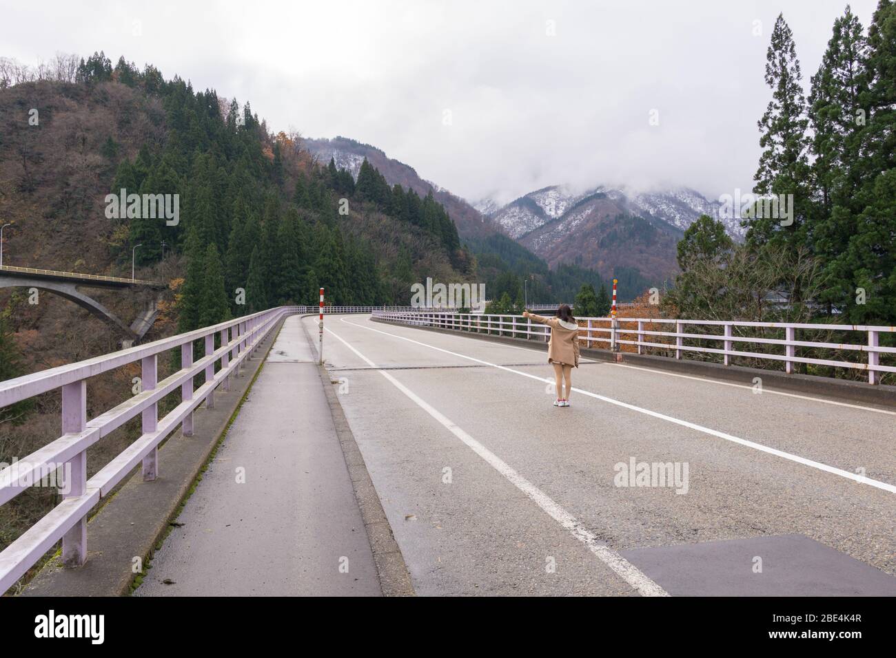 Gokayama, Japan ist eine der reichlich mit natürlichen Ressourcen, Kultur und Erbe. Abwechslungsreiches Gelände macht es atemberaubend, jedes mit einer eigenen Umgebung. Stockfoto