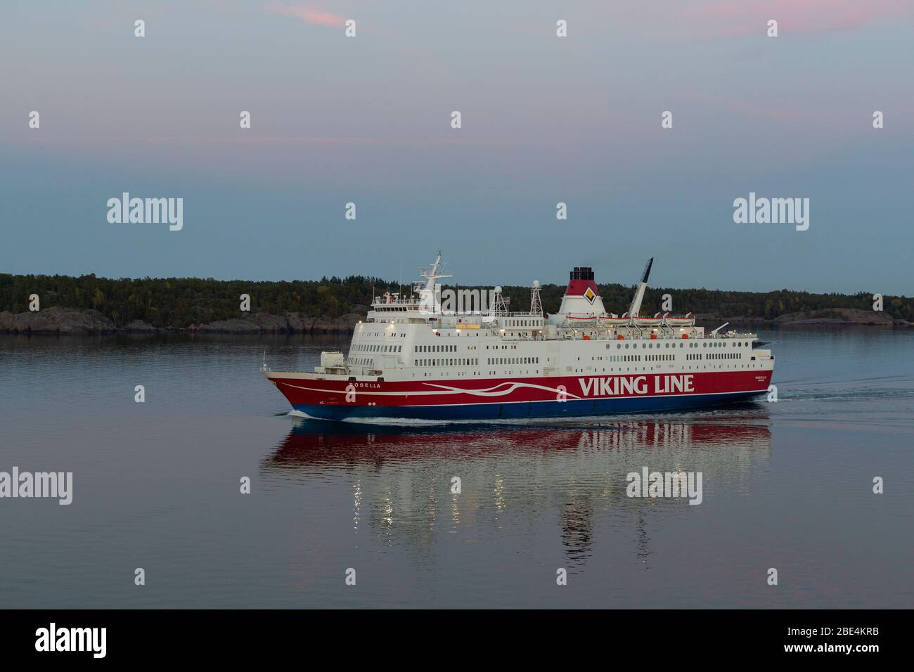 Die Fähre Rosella der Viking Line kommt in Mariehamn auf den Ålands Inseln an. Stockfoto