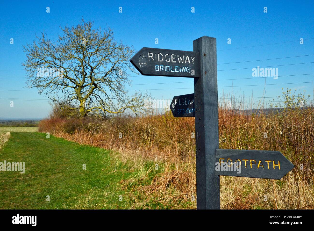 Schild für Ridgeway-Brücke in Buckinghamshire, Großbritannien Stockfoto