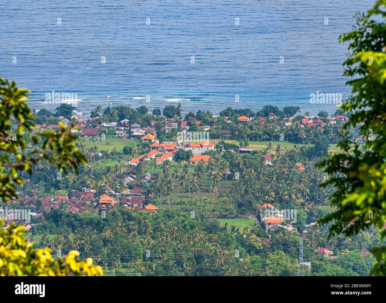 Horizontale Luftaufnahme von Lovina in Bali, Indonesien. Stockfoto