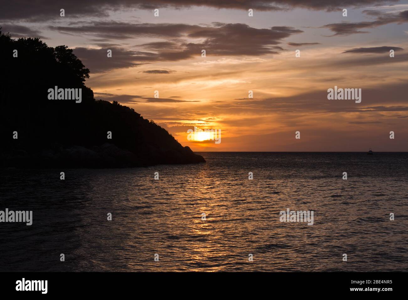 Sonnenuntergang am Sunset Beach, Koh Lipe, Thailand, Asien Stockfoto