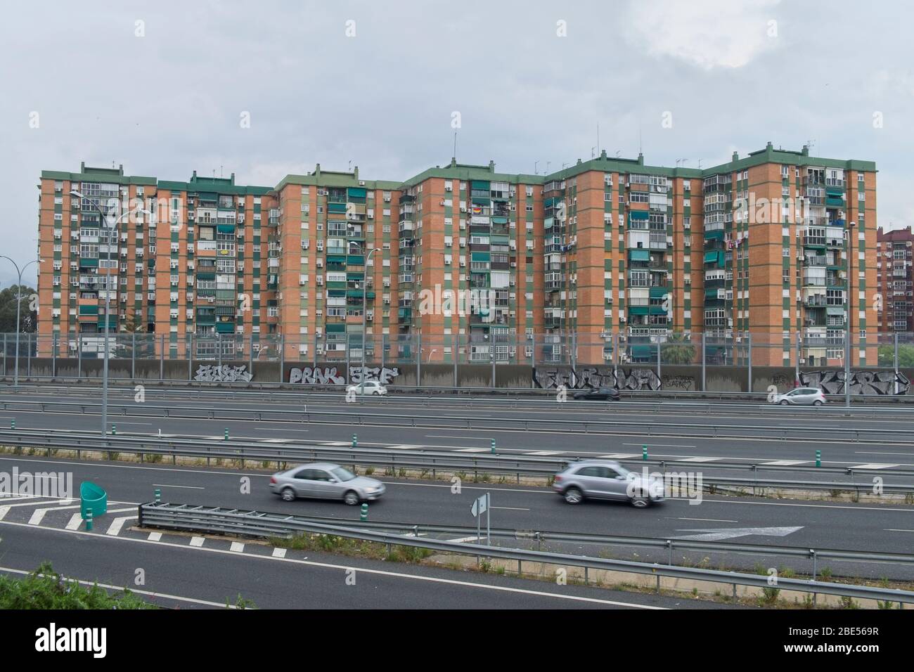 Straße (Ctra.) Ronda Oeste (MA-20), Málaga, Andalusien, Spanien. Stockfoto