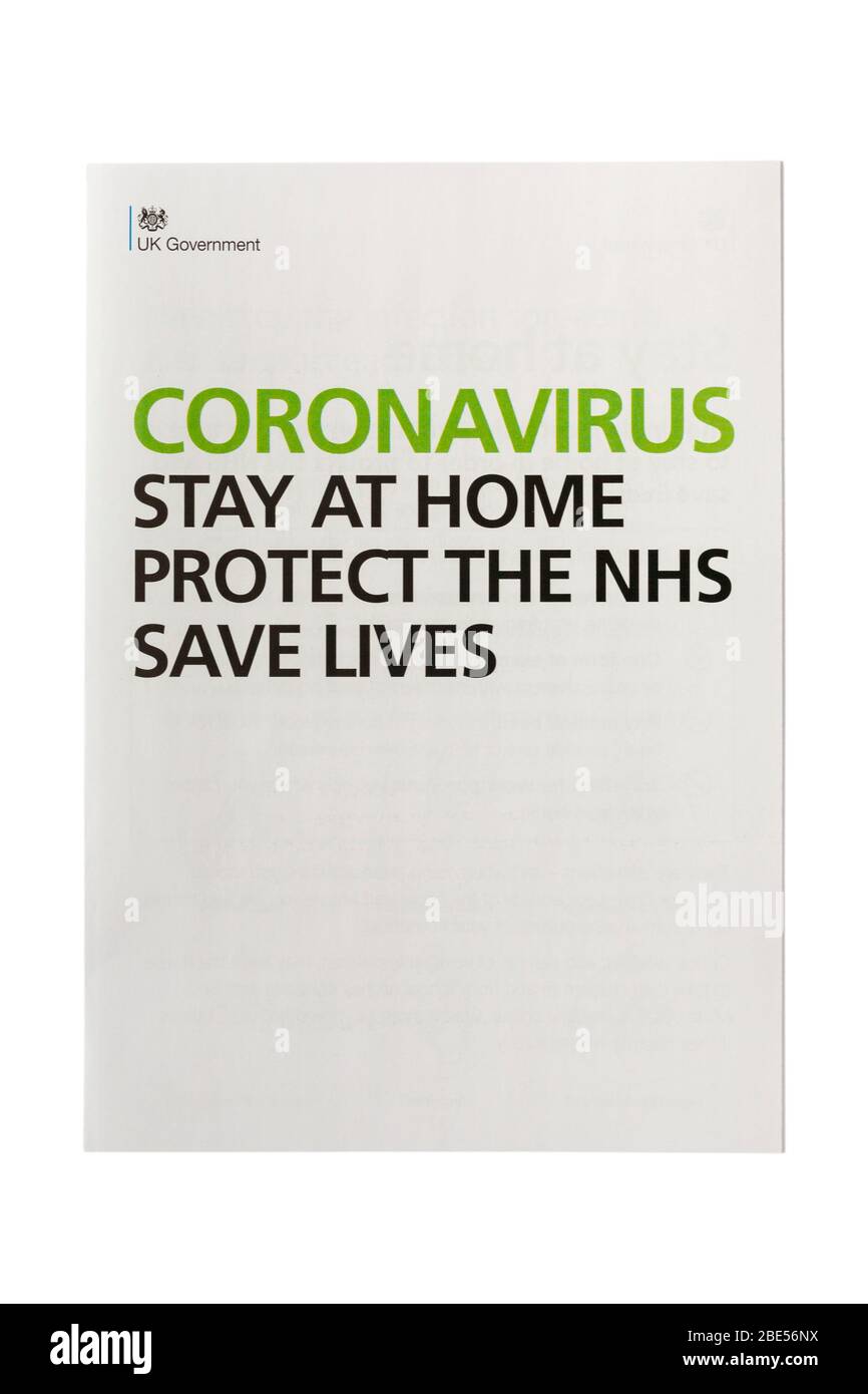 Coronavirus Aufenthalt zu Hause Schützen Sie die NHS Save Lives Broschüre Begleitschreiben der britischen Regierung, Boris Johnson, an alle britischen Haushalte Stockfoto