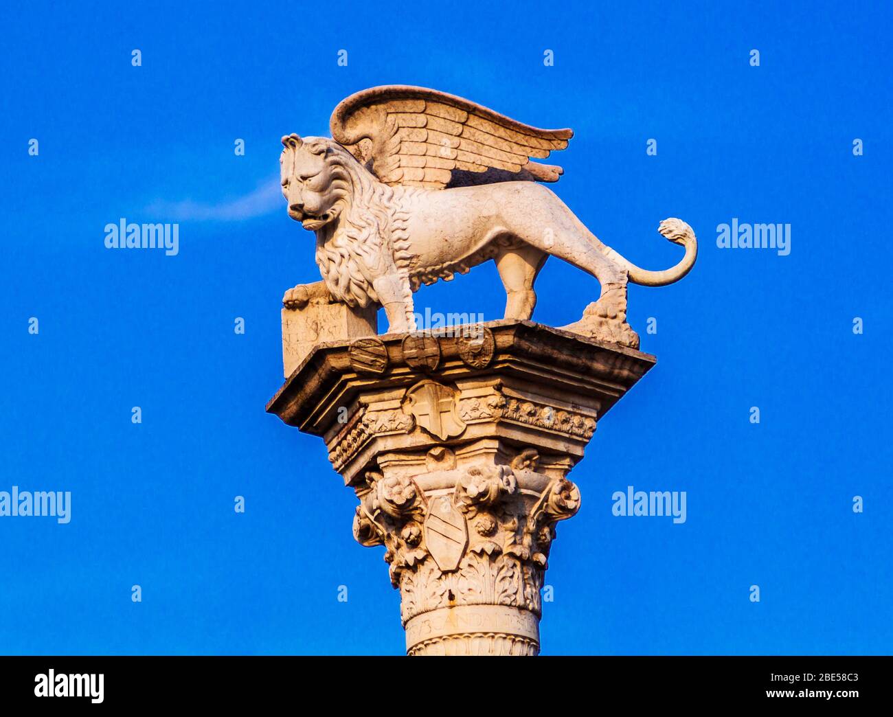 Vicenza, Italien - 01. Oktober 2017: Venezianischer Löwe auf einer Säule der piazza dei Signori. Stockfoto