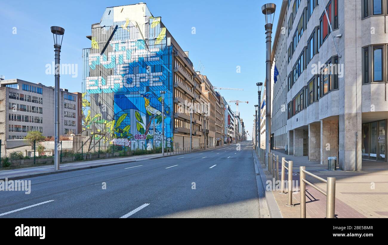 Brüssel, Belgien - 07. April 2020: Die Straße der Gesetze in Brüssel ohne Personen und Auto während der Haftzeit. Stockfoto
