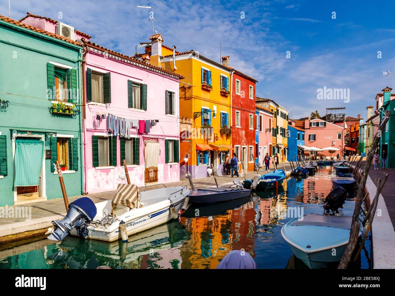 Venedig, Italien - Oktober 2017: Сolorful Häuser auf Burano, Insel in der venezianischen Lagune. Stockfoto