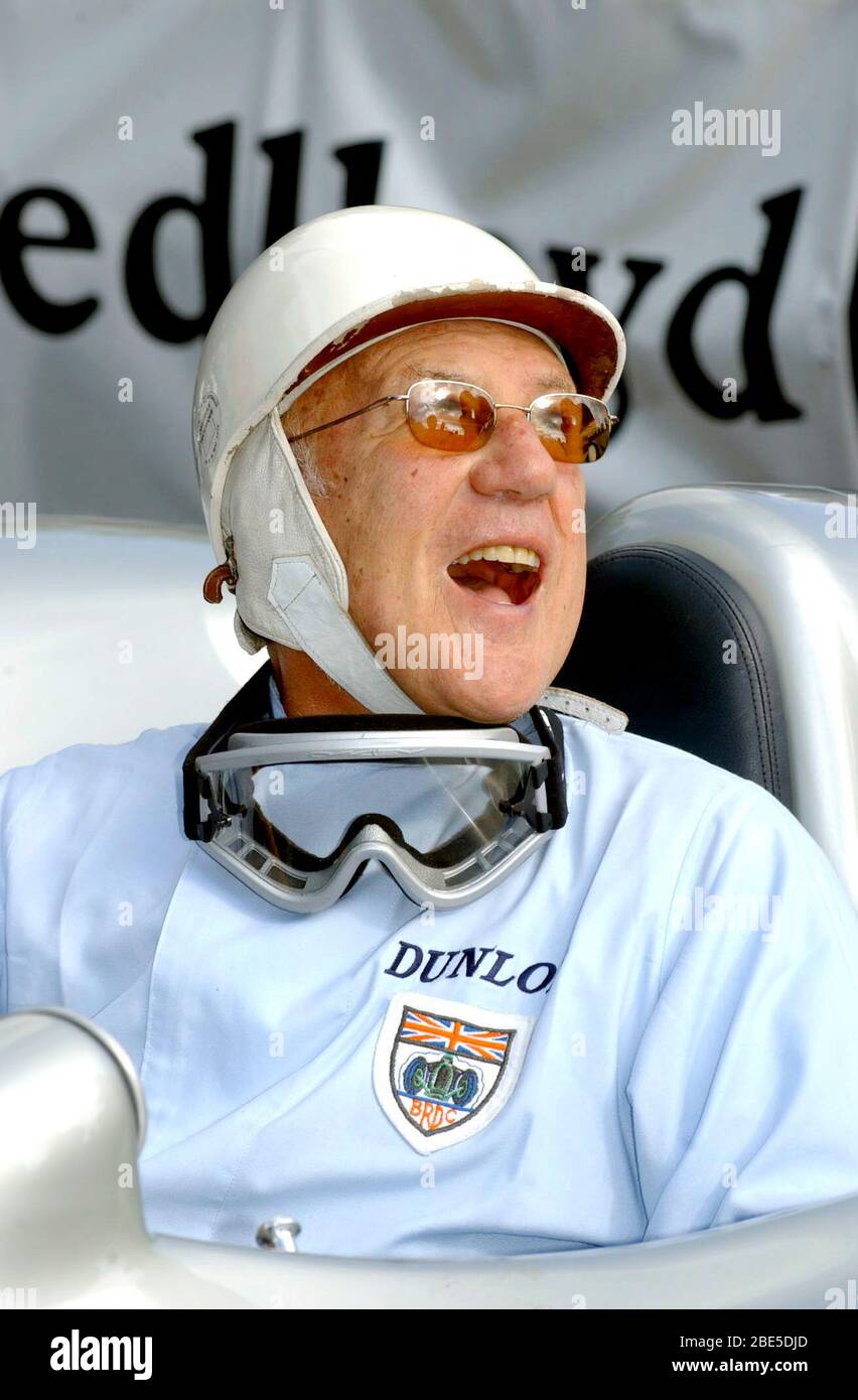 Sir Stirling Moss stirbt am Ostersonntag 2020. Sir Stirling fotografierte beim Festival of Speed in Goodwood, Chichester, auf dem Fahrersitz des Mercedes Streamliner Autos. Großbritannien, am 26. Juni 2007 Stockfoto