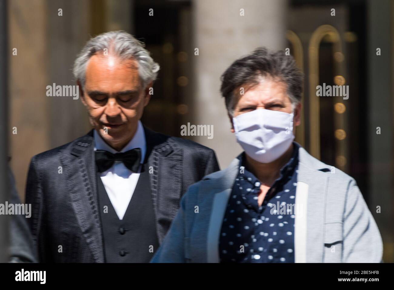 Duomo Milano, Milano, Italien, 12 Apr 2020, Andrea Bocelli während Andrea Bocelli im Dom - - Credit: LM/Daniele Cifalà/Alamy Live News Stockfoto