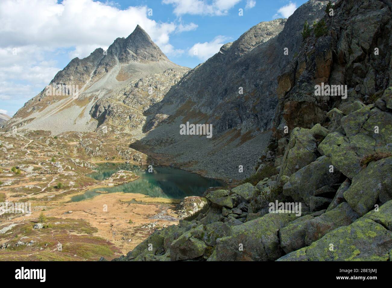 Die Bergseen Crap Alv mit dem Dschimels im Hintergrund oberhalb des Albulapass in Graubünden, Schweiz Stockfoto