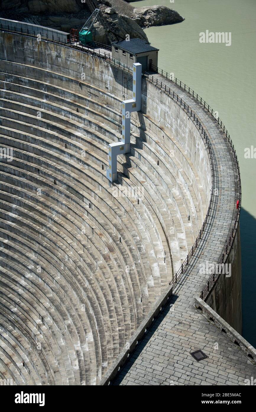 Die Grimsel-Staumauer im Berner Oberland, Schweiz Stockfoto