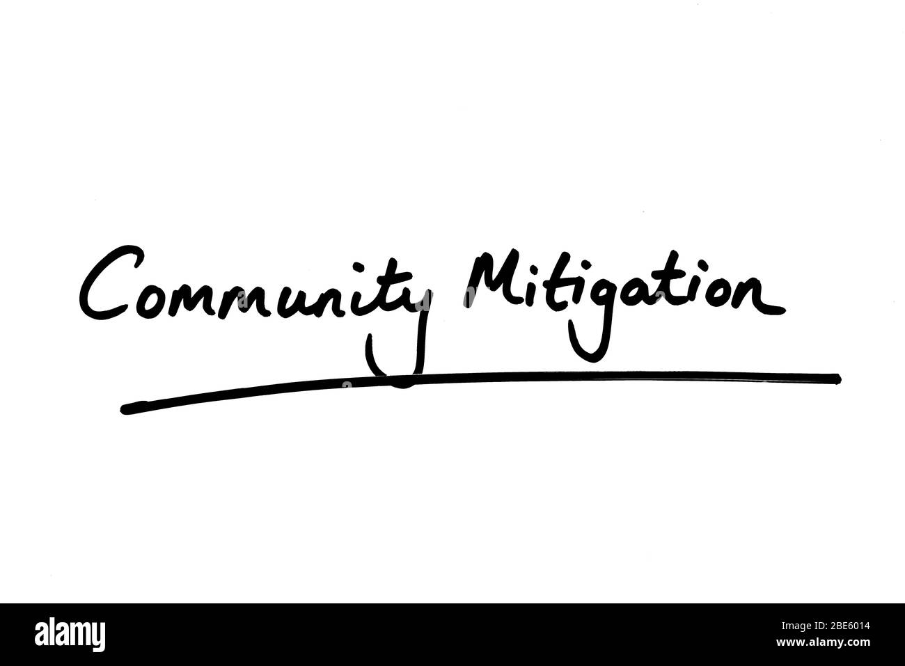 Community Mitigation handschriftlich auf weißem Hintergrund. Stockfoto