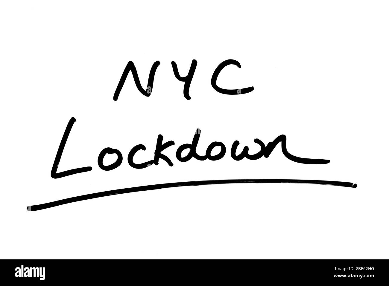 NYC Lockdown handschriftlich auf weißem Hintergrund. Stockfoto