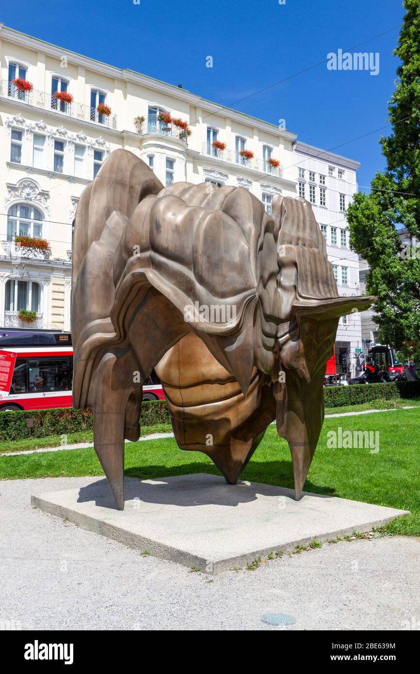 'Caldera' von Anthony Cragg am Makartplatz, Salzburg, Österreich. Stockfoto