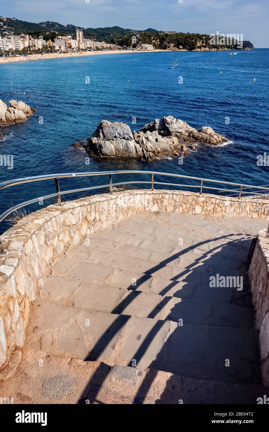 Treppen zum Meer in Lloret de Mar, Costa Brava, Katalonien, Spanien Stockfoto