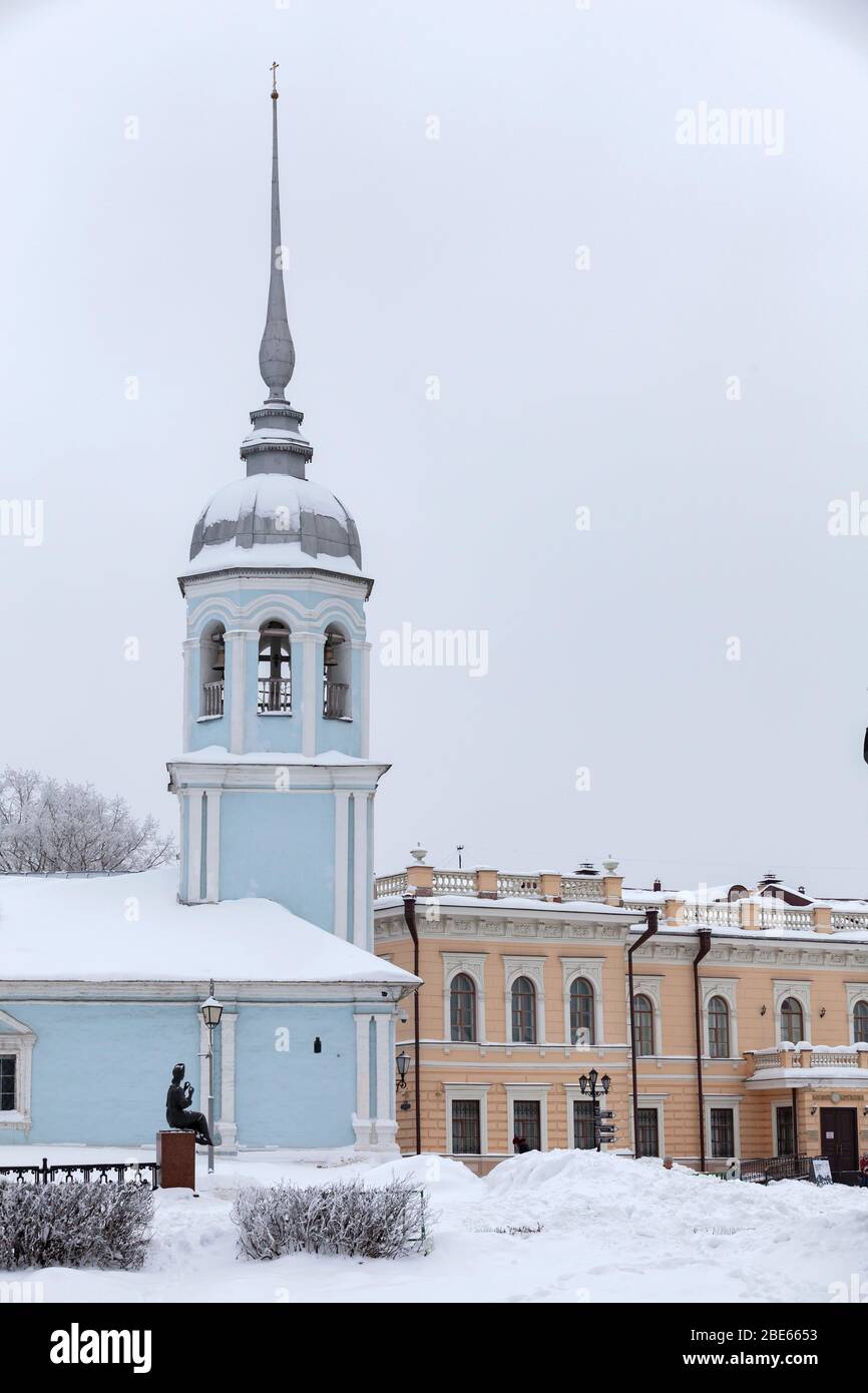 Wologda, Russland - 3. Februar 2019: Kirche von Alexander Newski im Winter. Orthodoxe Kirche in Wologda, ein architektonisches Denkmal mit den Werten des XVI Stockfoto