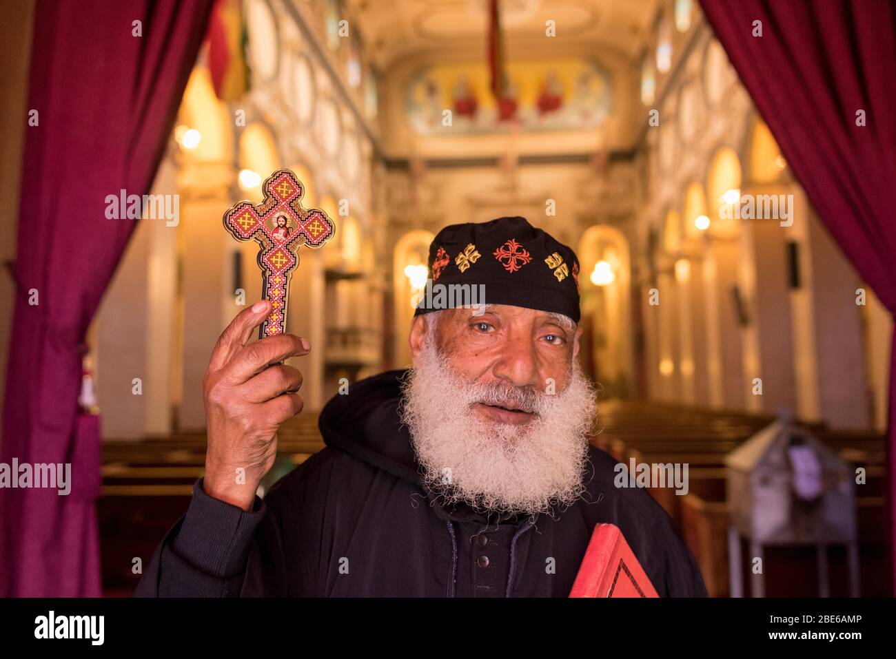 ABA Paulos, 75 Jahre, ein äthiopischer orthodoxer Mönch der Tewahedo-Kirche, Kathedrale der Heiligen Dreifaltigkeit, Addis Abeba, Äthiopien, Afrika. Stockfoto