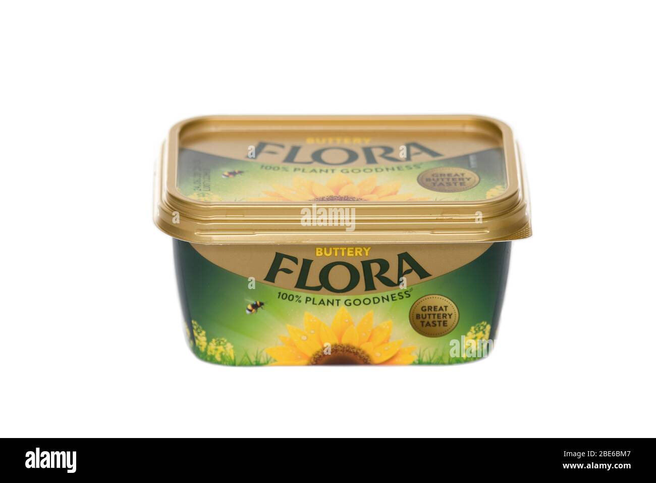 Flora Buttermargarine auf isoliertem weißem Hintergrund Stockfoto