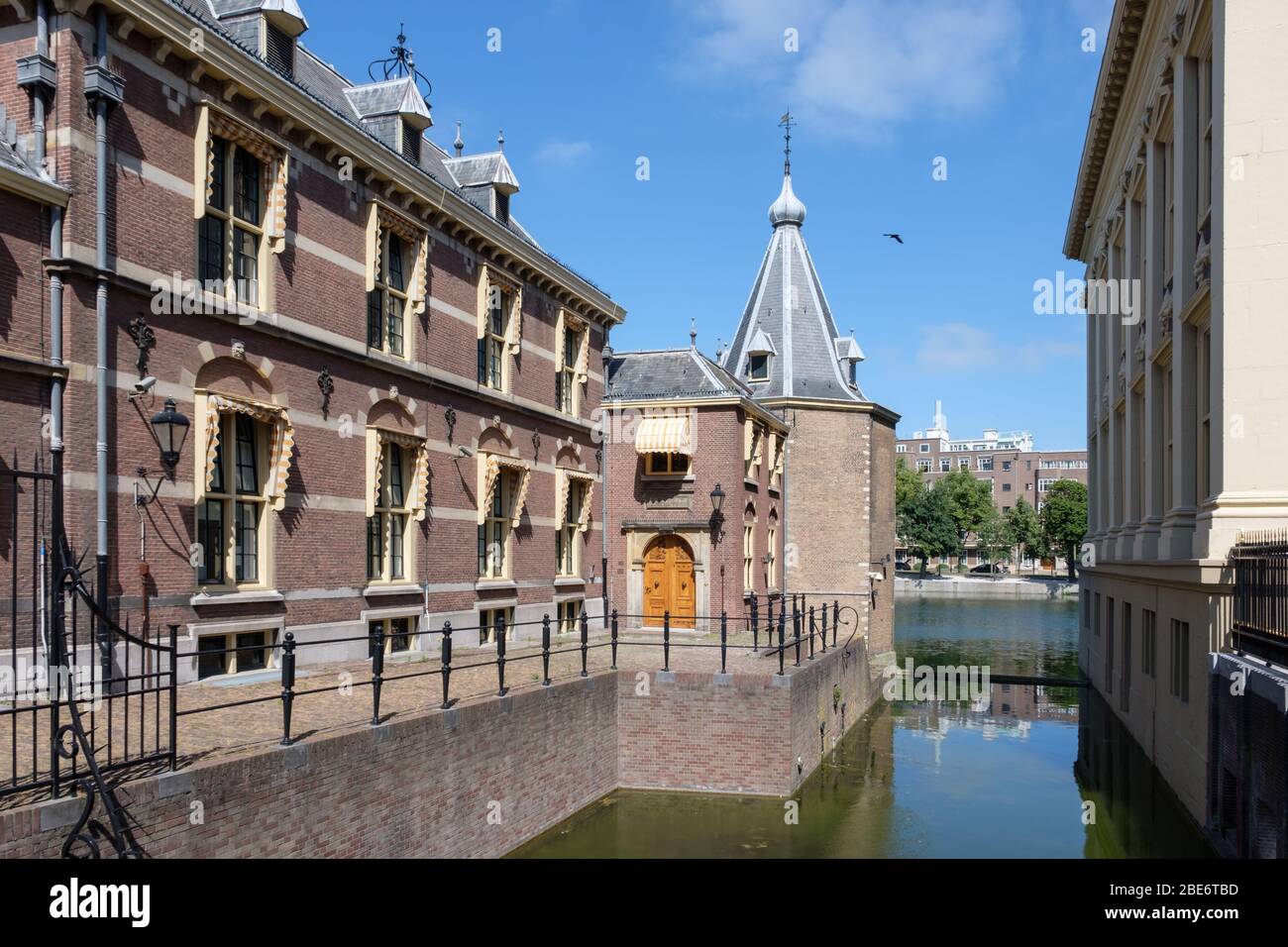 Het Torentje (der kleine Turm) das kleine achteckige Gebäude am Hofvijver (Hofe Pound) in Den Haag ist das offizielle Büro des Premierministers Stockfoto
