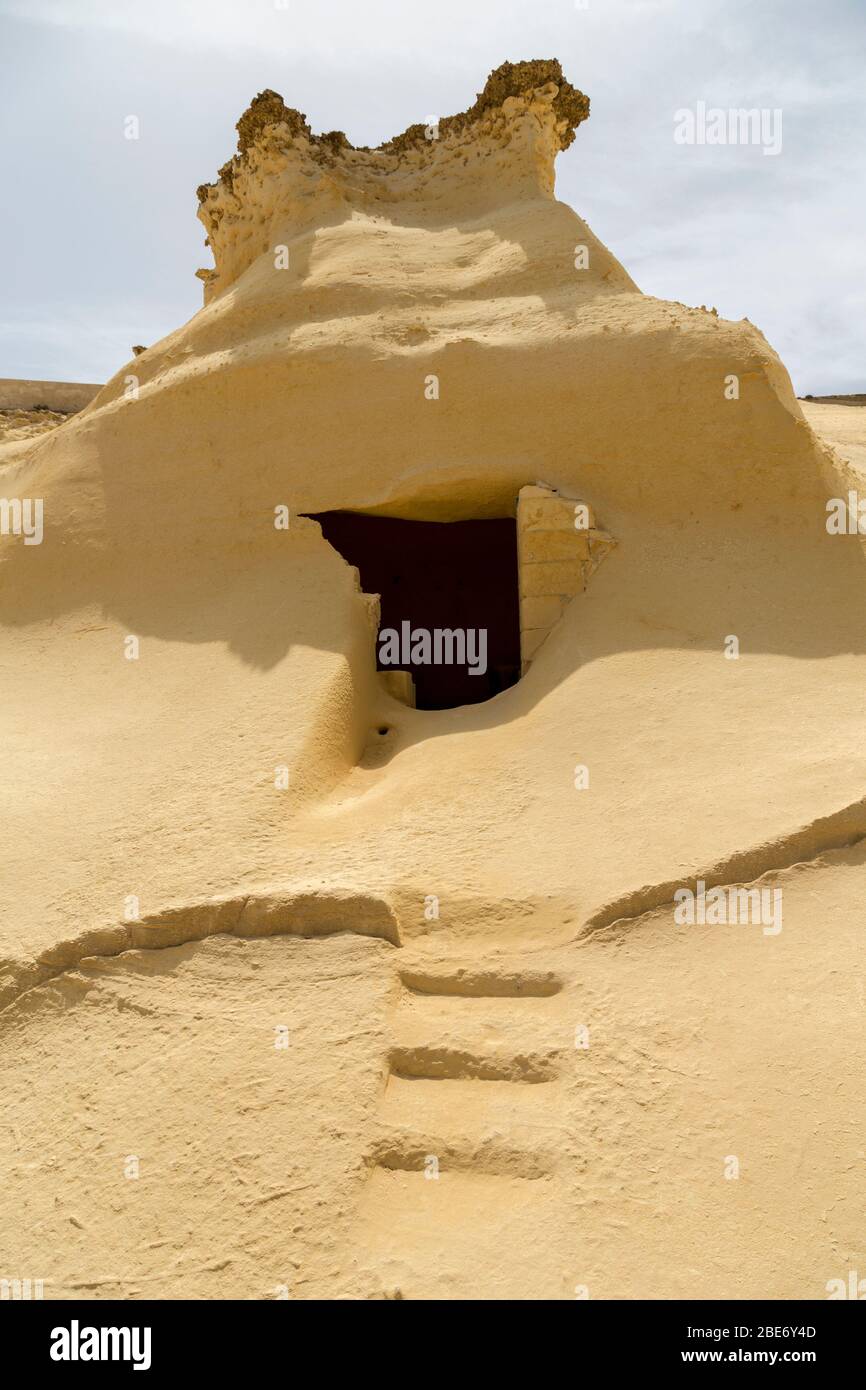 Steinschnitt Raum an den Salzpfannen, Gozo Stockfoto