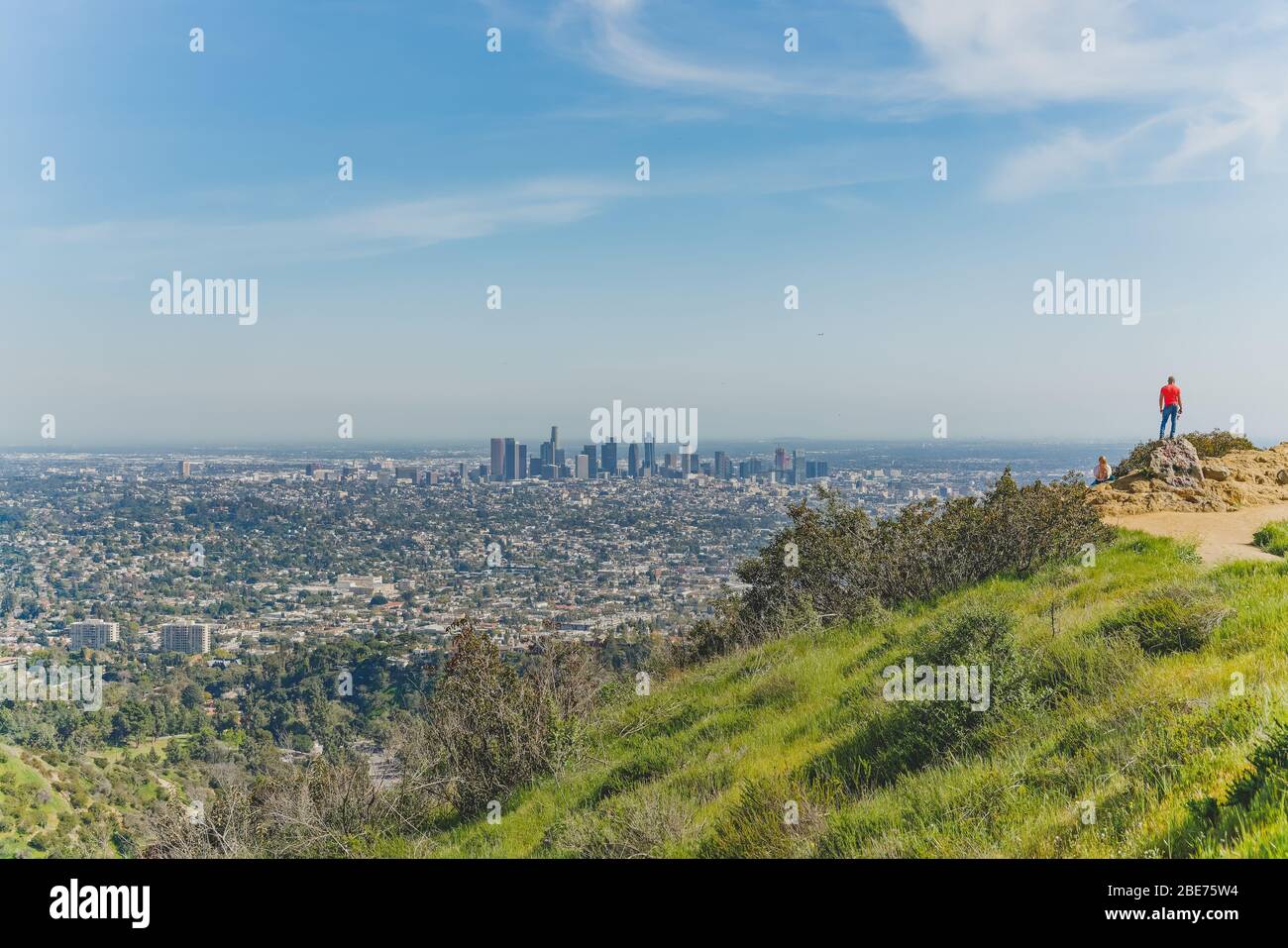 Los Angeles, Kalifornien/USA - 8. April 2018 Griffith Park Wanderweg. Das Gebiet ist berühmt für sein Hollywood-Schild, das Griffith Observatory und Spektakel Stockfoto