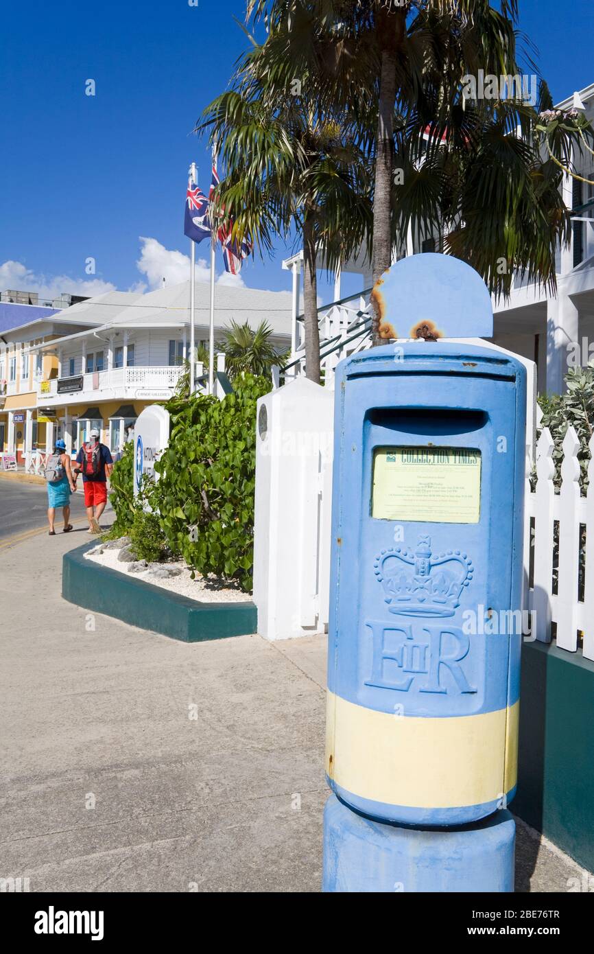 Blauer Briefkasten in George Town, Grand Cayman, Cayman-Inseln, große Antillen, Karibik Stockfoto