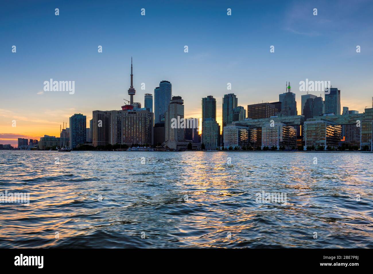 Toronto Skyline bei Sonnenuntergang - Toronto, Ontario, Kanada. Stockfoto
