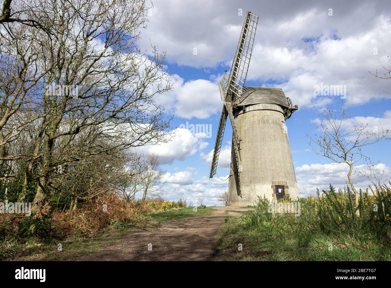 Windmühle Bidston, historisches Wahrzeichen auf Bidston Hill, Wirral. Stockfoto