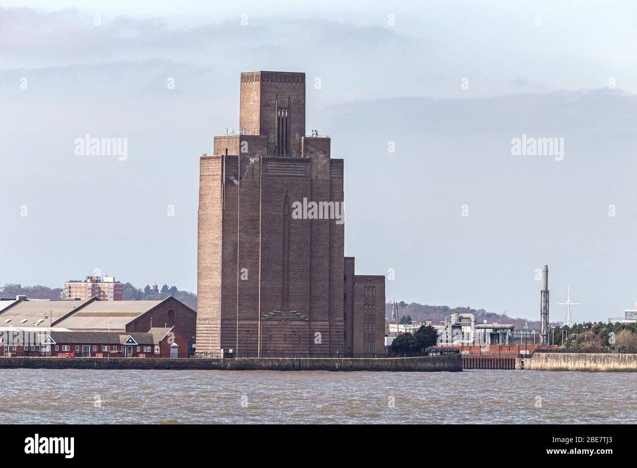 Queensway Lüftungsstation Turm, mit Blick auf den Fluss Mersey, Birkenhead Stockfoto