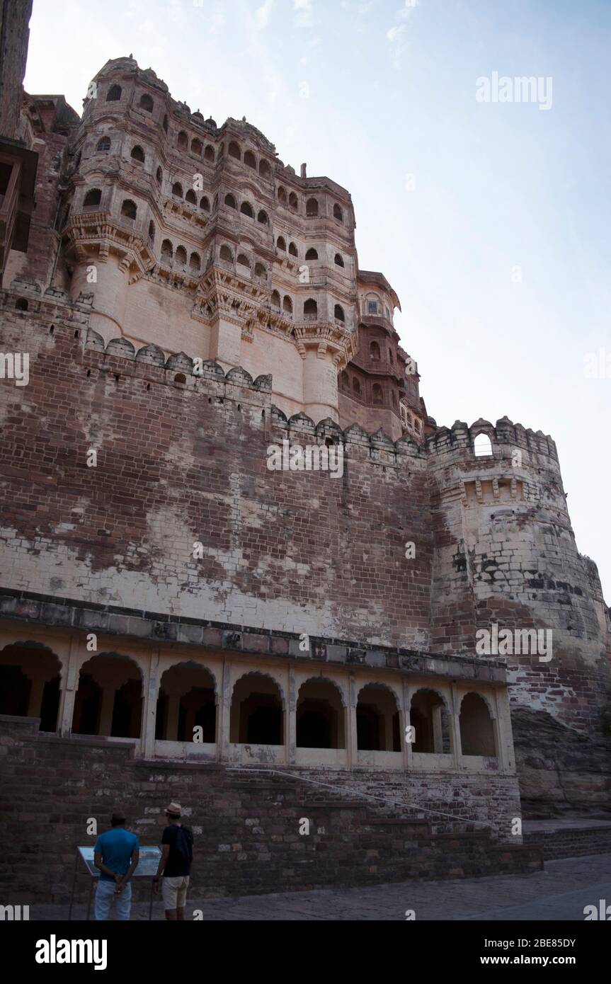 Äußeres Mehrangarh Fort. Eine der größten Festungen von Indien. Jodhpur, Rajasthan, Indien Stockfoto