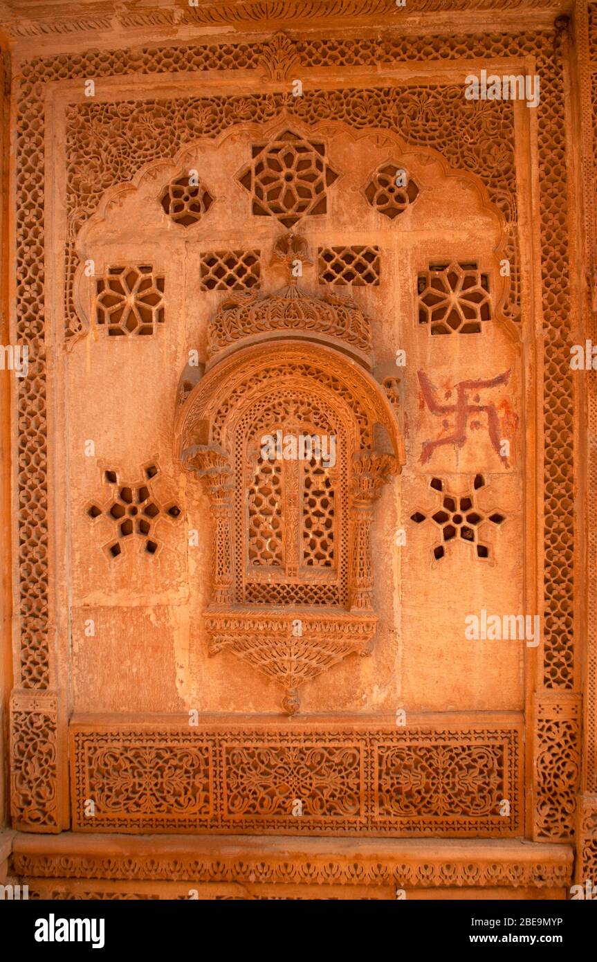 Geschnitztes Sandstome Fenster, Mandir Palace, Residenz der Herrscher von Jaisalmer für 2 Jahrhunderte, Jaisalmer, Rajasthan, Indien Stockfoto