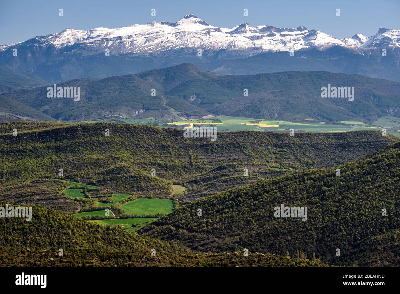 Panoramablick auf das Aisa-Tal. Pyrenäen, Huesca, Aragón, Spanien Stockfoto