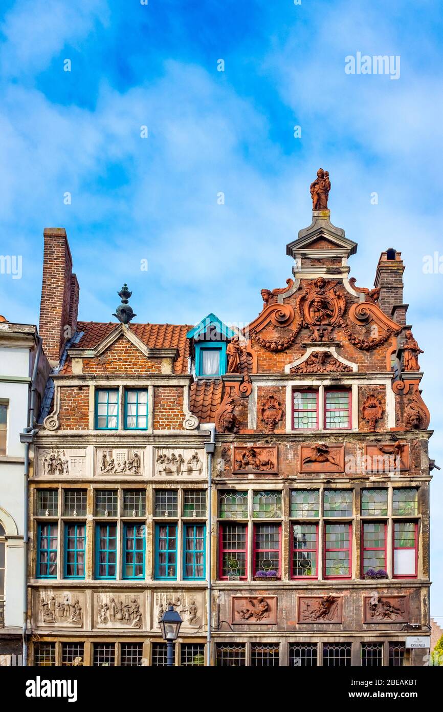 Die sieben Werke des Mercy-Hauses und das Flötistenhaus in Kraanlei, Gent, Flandern, Belgien Stockfoto