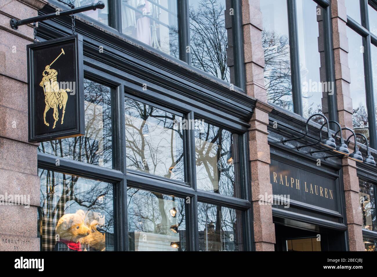 LONDON- Ralph Lauren Ladenfront an der Fulham Road, eine gehobene amerikanische Designer-Modemarke Stockfoto