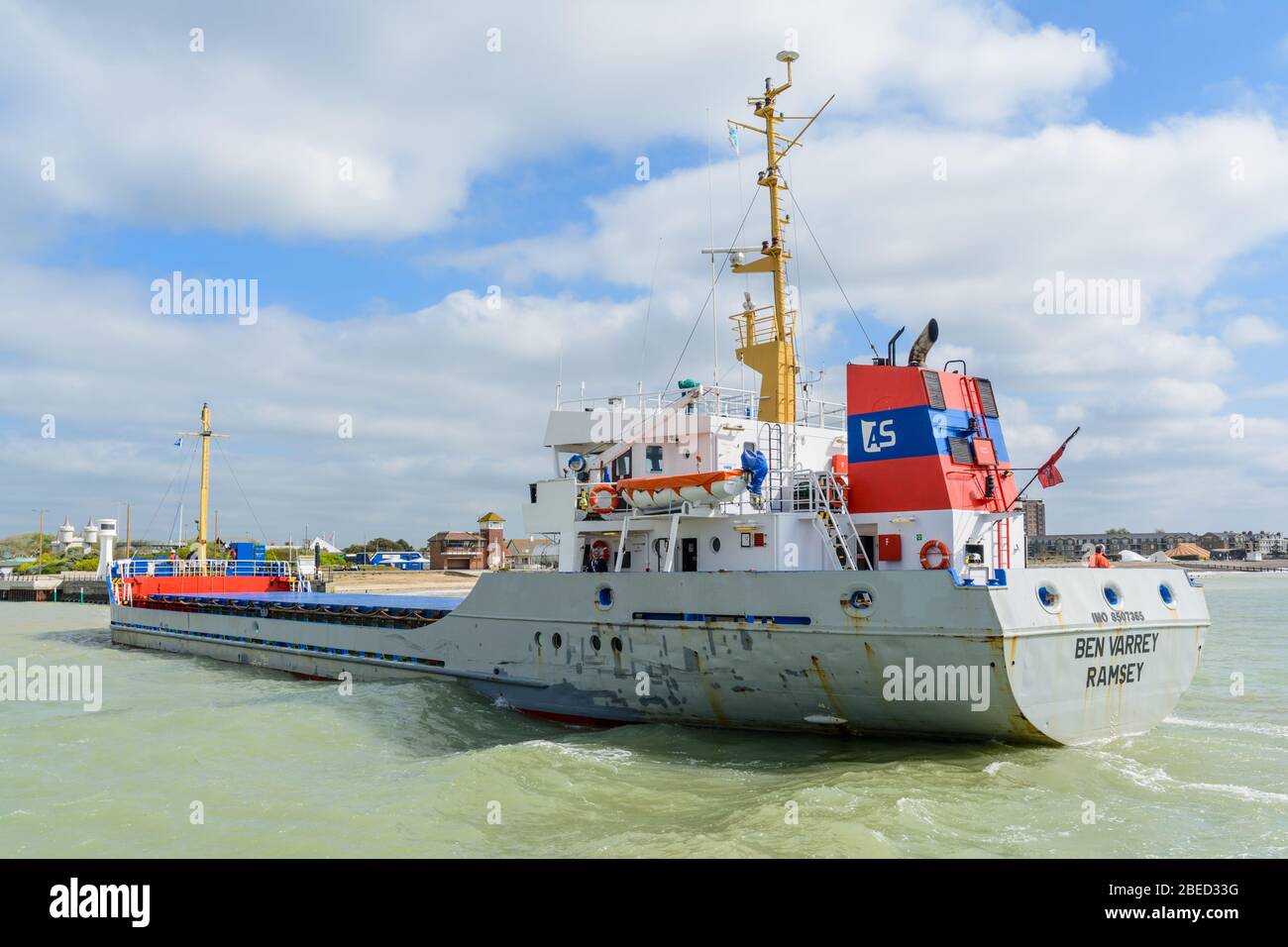 Frachtschiff Ben Varrey kommen in der Mündung des Flusses Arun in Littlehampton, West Sussex, England, UK. Stockfoto