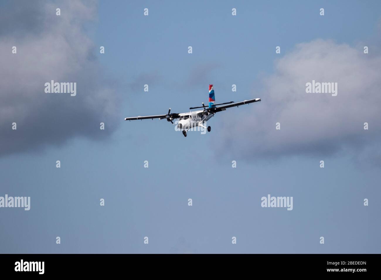 Twin Otter Landing auf Isles of Scilly Stockfoto