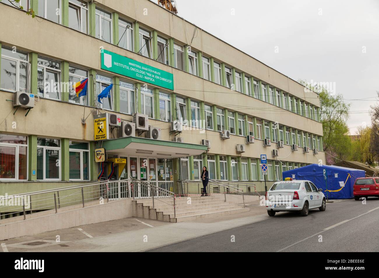 Cluj Napoca, Rumänien ; 13. April 2020 - Das Onkologische Institut 'Prof. Dr. Ion Chiricuţă', IOCN ; Coronavirus, Covid-19, Pandemie Outbraak Local Stockfoto