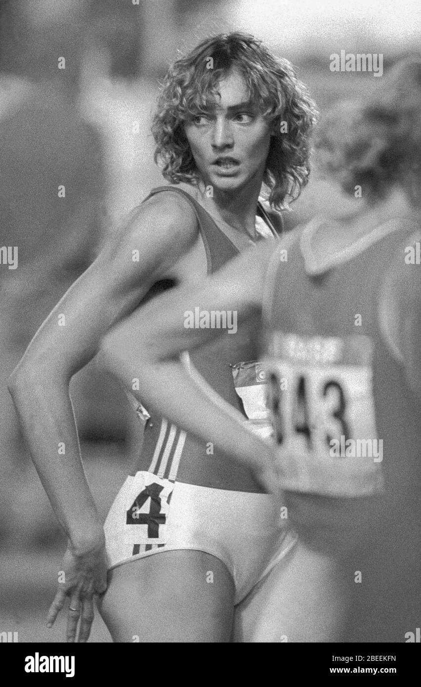 HEIKE DRECHSLER Leichtathletin Ostdeutschland bei der Europameisterschaft in Stuttgart 1986 gewinnt 200m Finale Stockfoto