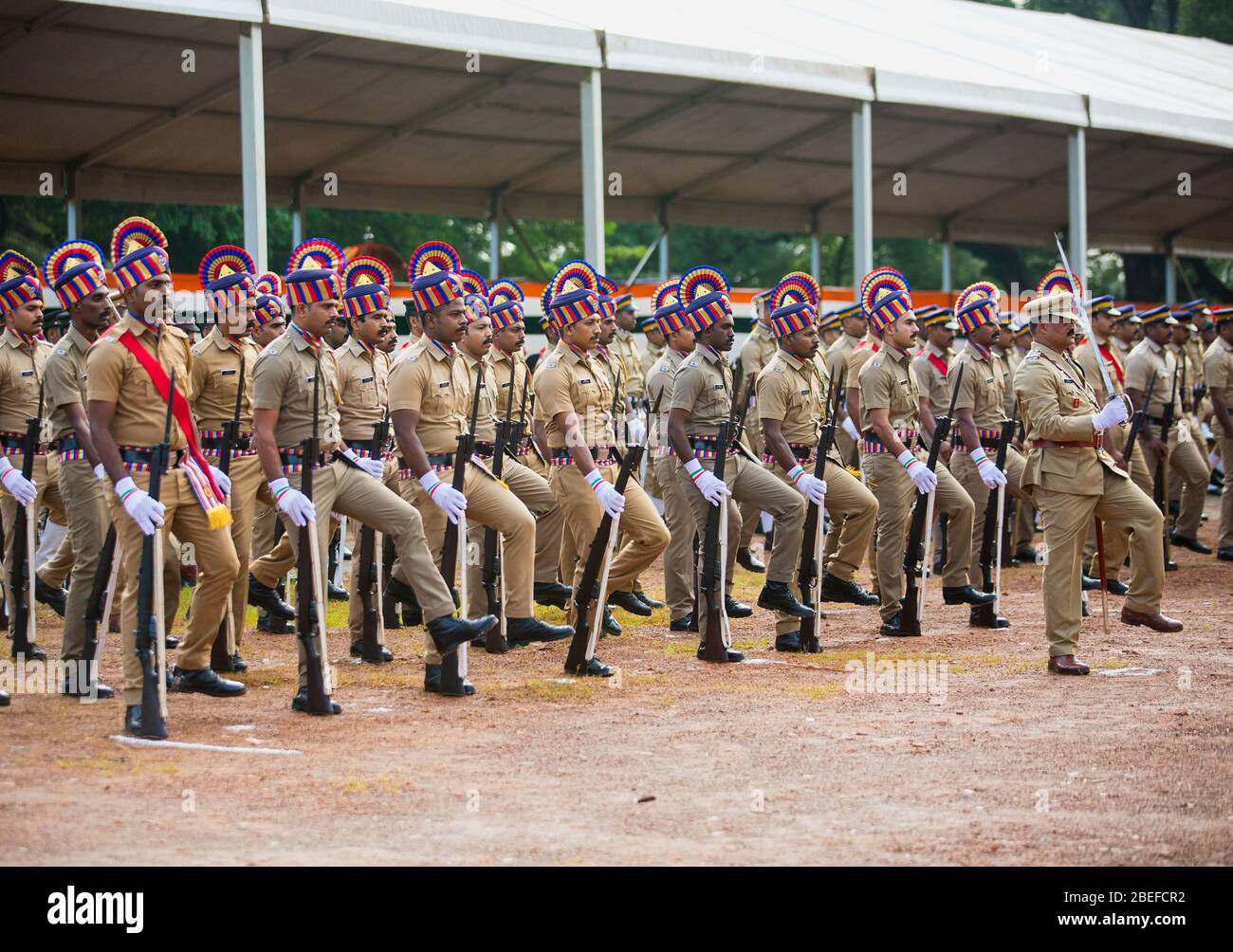 Polizei, ncc-Kadetten, indische Frauen befähigen, College-Kadetten, indische Unabhängigkeit Tag Parade, indische republik Parade, thrissur, kerala, indien, Paradeplatz Stockfoto