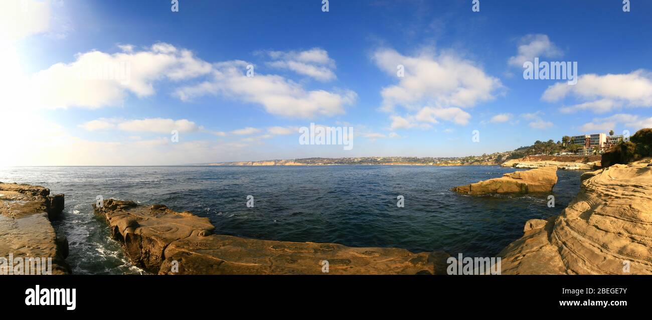 Nachmittags sonnige Sicht auf die wunderschöne Küstenlandschaft bei Lo Jolla, Kalifornien Stockfoto