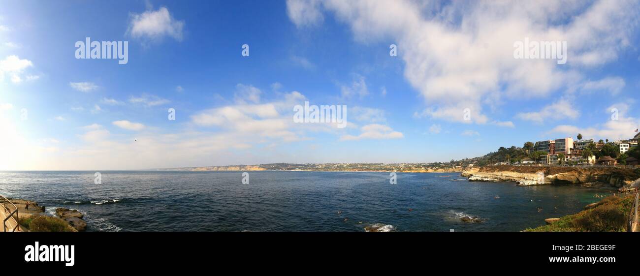 Nachmittags sonnige Sicht auf die wunderschöne Küstenlandschaft bei Lo Jolla, Kalifornien Stockfoto