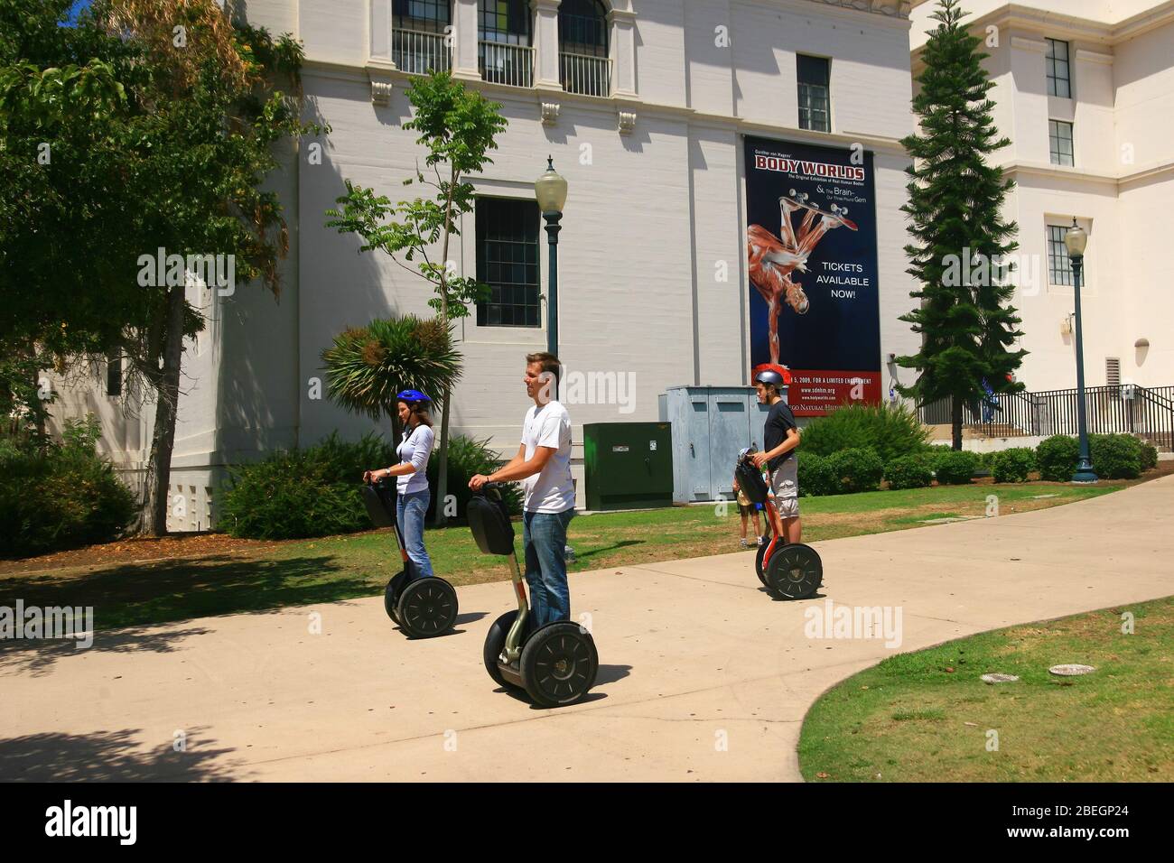 San Diego, 20. AUGUST 2009 - Leute, die Segway spielen Stockfoto