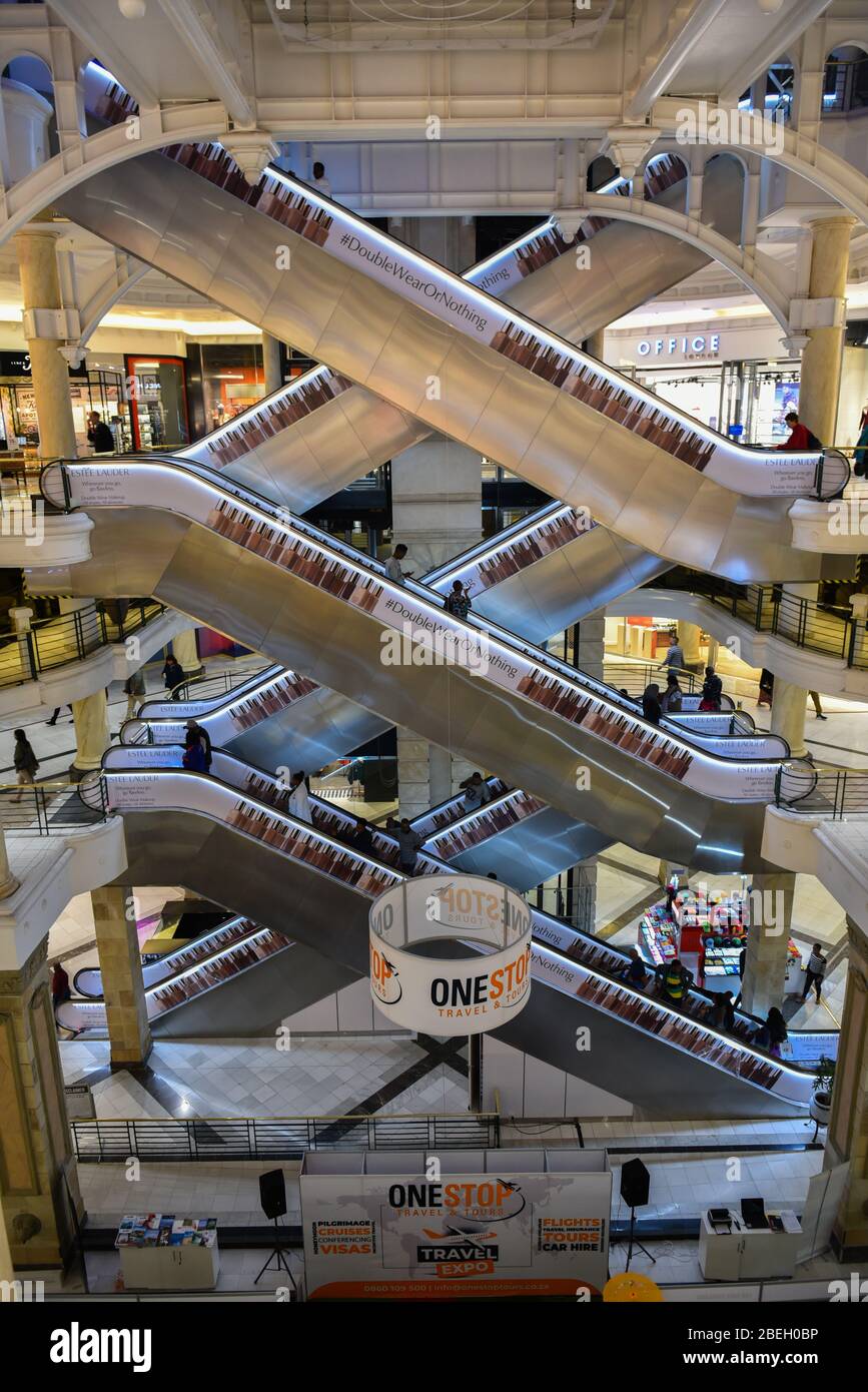 Innenräume des Pavilion Shopping, eines der größten Einkaufszentren in Afrika, Durban, Südafrika Stockfoto