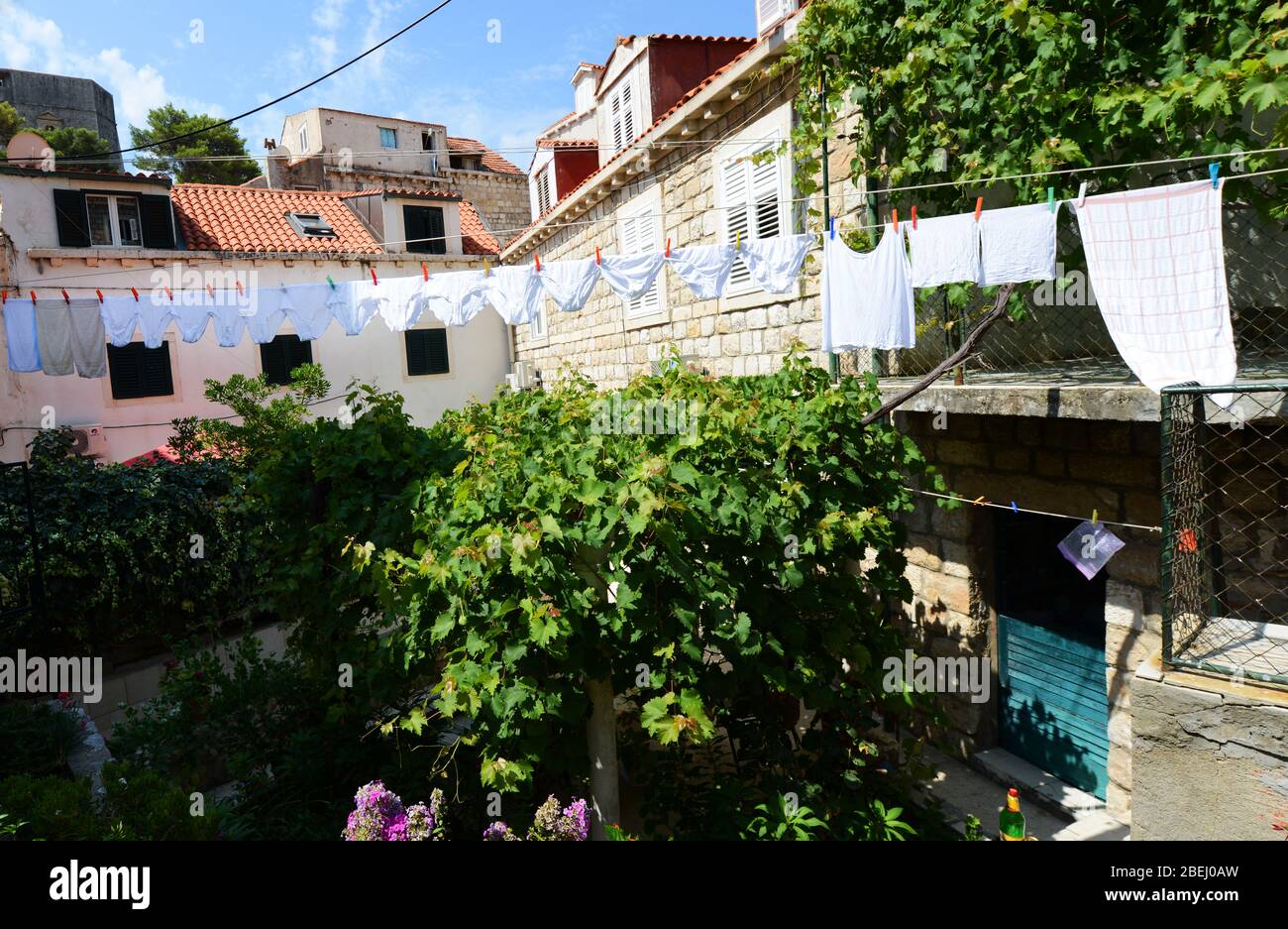 Wäsche trocknen in Dubrovnik, Kroatien. Stockfoto