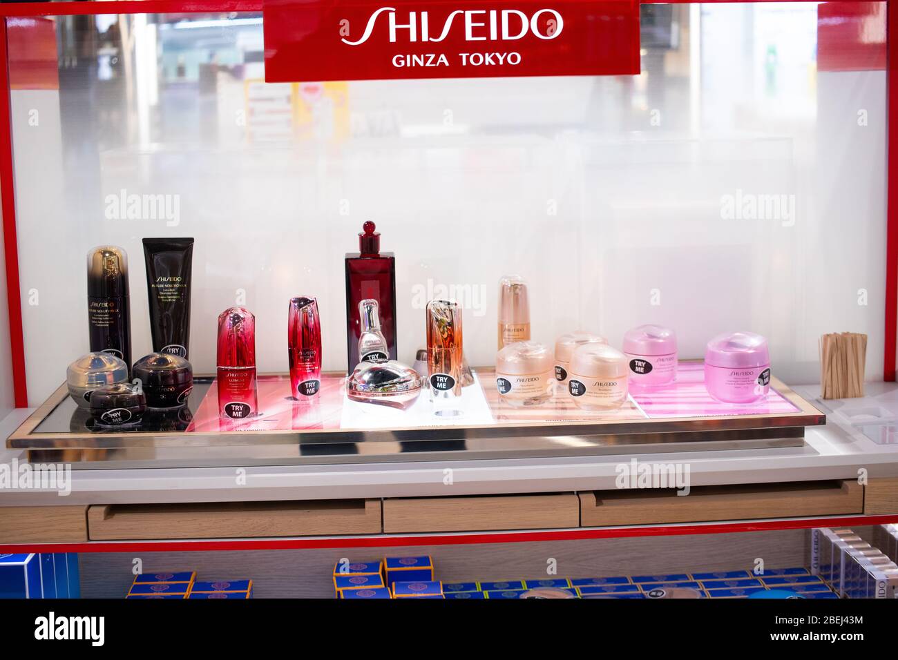 Brüssel, Belgien, Januar 2020: Shiseido Kosmetik zum Verkauf, Shiseido ist Körperpflege-Unternehmen, Haut-, Haar-Pflege, Stockfoto