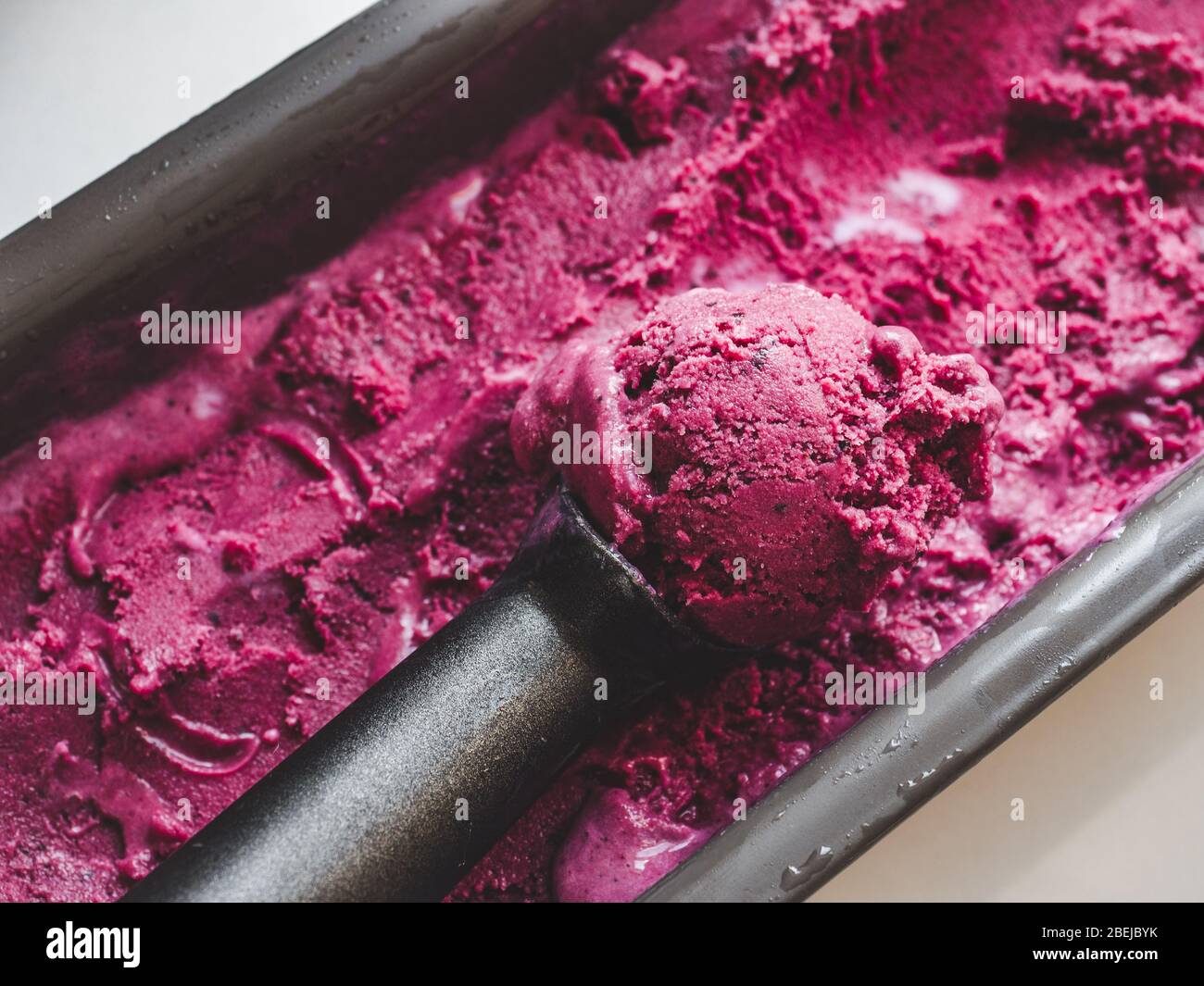 Eis und duftende Waffeln. Nahaufnahme Stockfoto