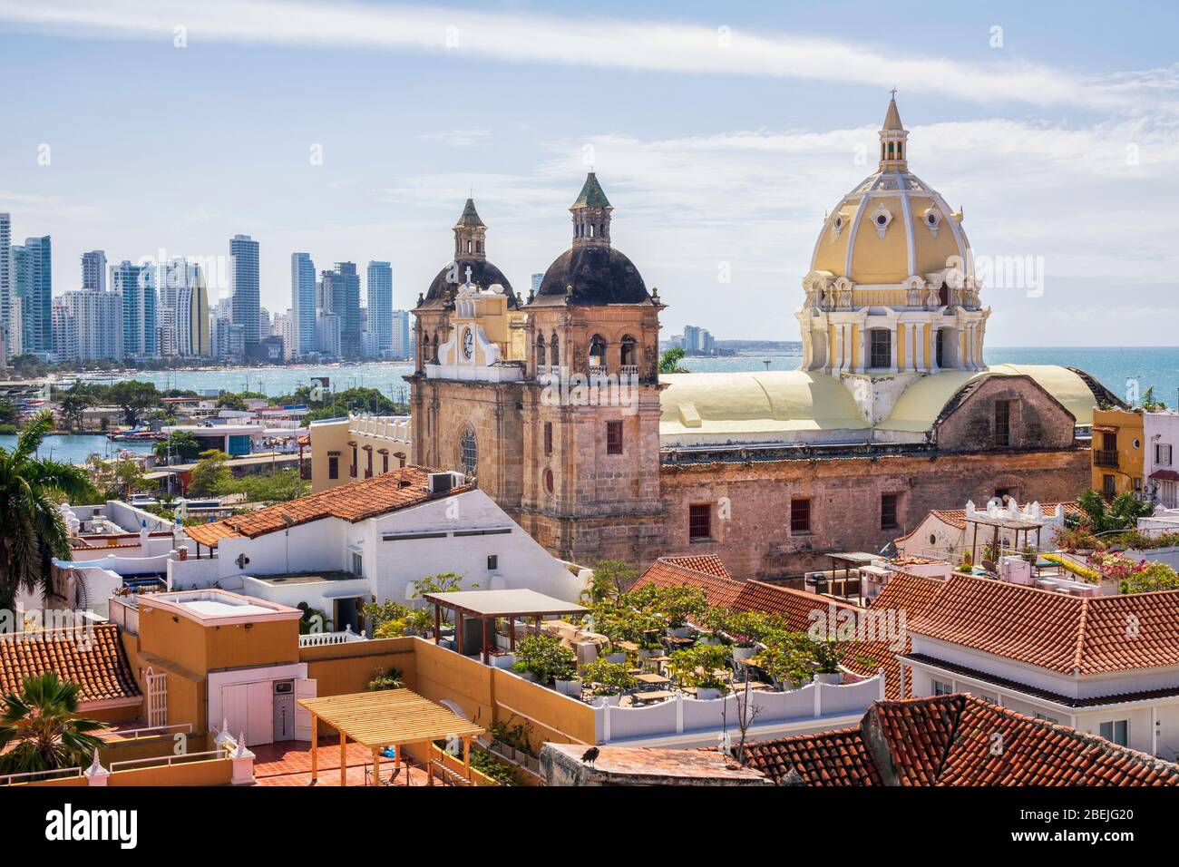 Cartagena - Kolumbien - Südamerika - 20. Februar 2020: Diese Kirche und ihr Kloster befinden sich auf der Plaza de San Pedro Claver. Stockfoto